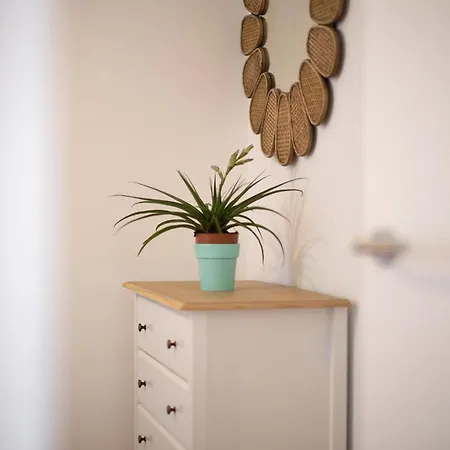 Apartament Poblat 86 *